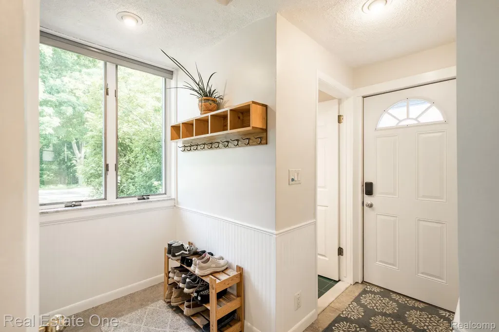 22826 Alexandrine Street Dearborn City MI 48124