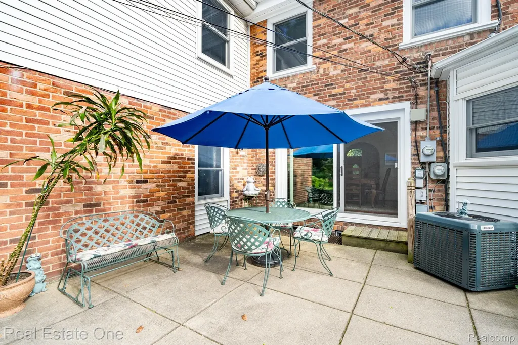 22826 Alexandrine Street Dearborn City MI 48124