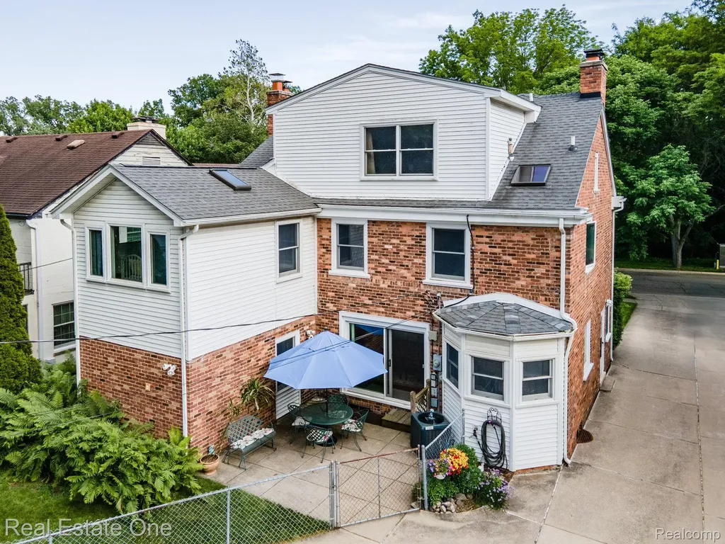 22826 Alexandrine Street Dearborn City MI 48124