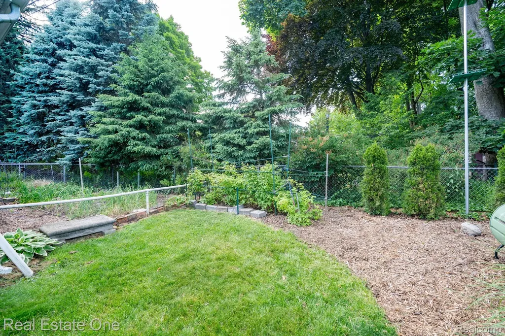 22826 Alexandrine Street Dearborn City MI 48124