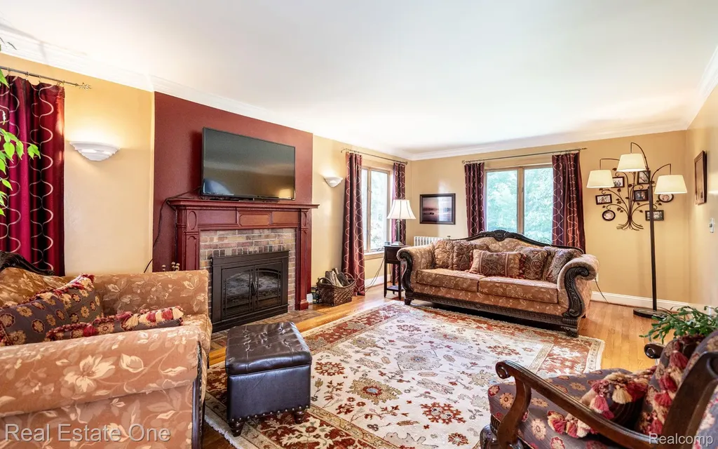 22826 Alexandrine Street Dearborn City MI 48124
