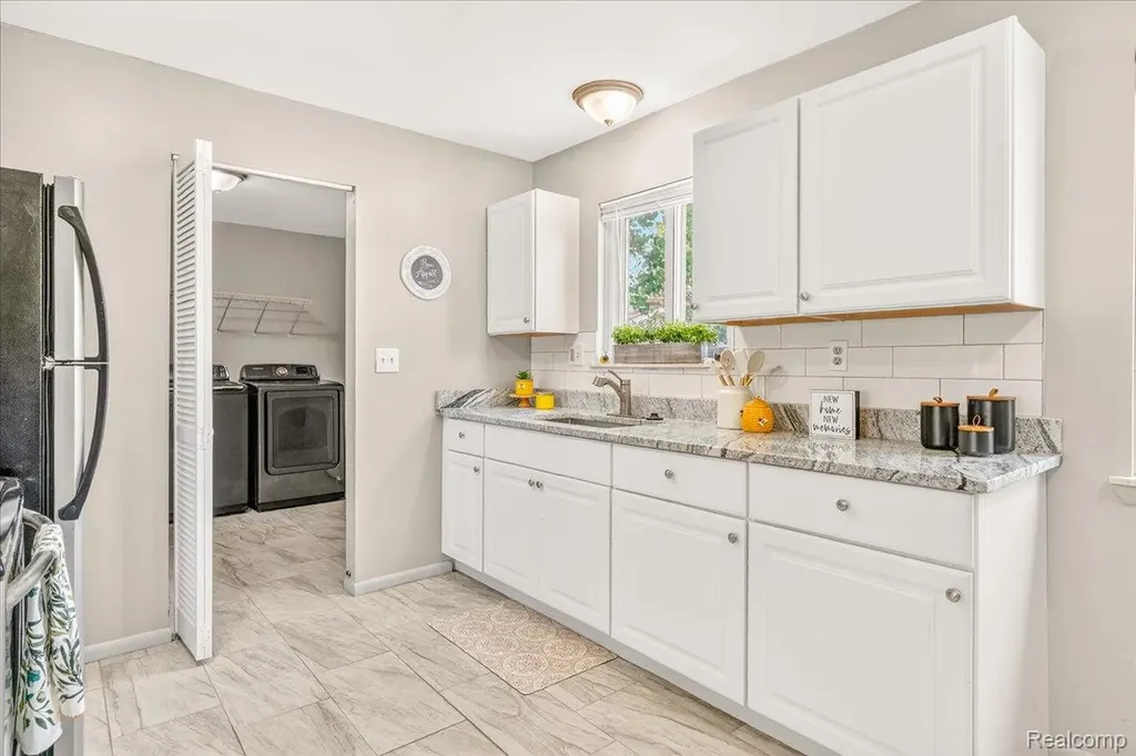 15121 Kerstyn Street Taylor City MI 48180