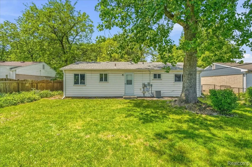 15121 Kerstyn Street Taylor City MI 48180