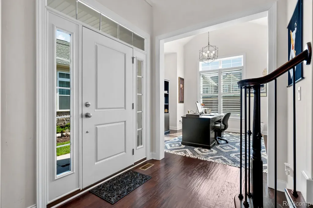 3020 N Spurway Drive Ann Arbor City MI 48105