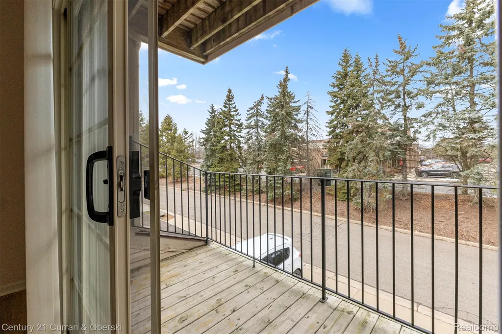 39444 Springwater Drive Northville Township MI 48168
