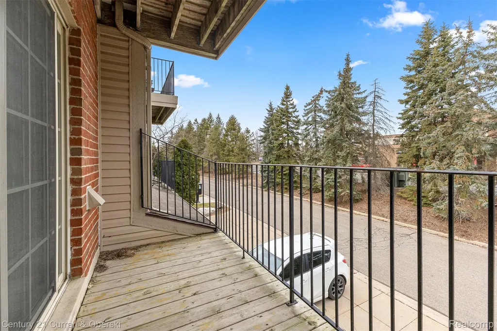 39444 Springwater Drive Northville Township MI 48168