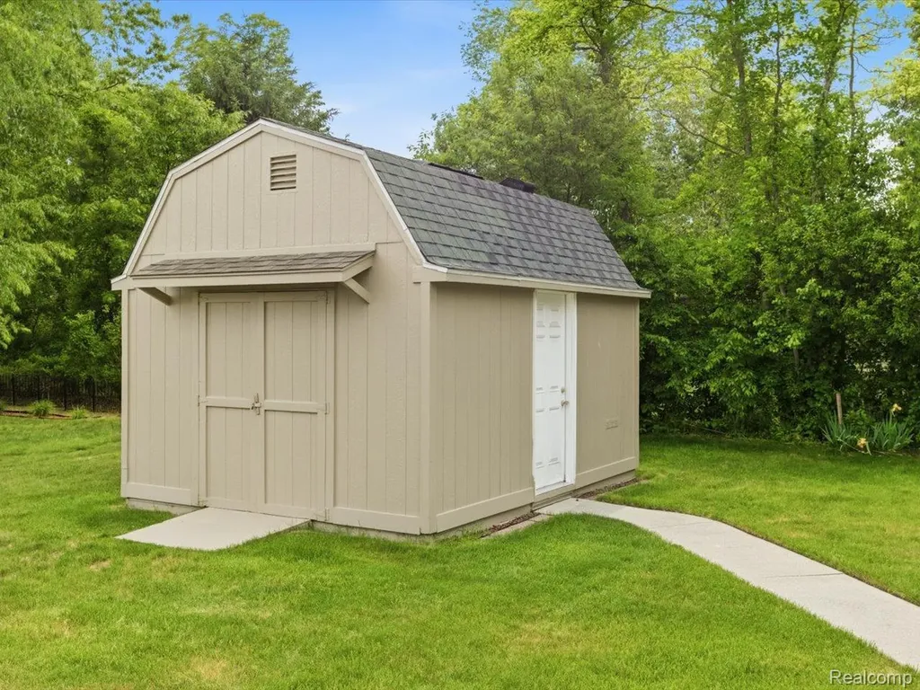 4305 Juniper Lane Port Huron Charter Township MI 48060