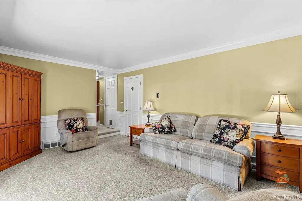 495 Springbrook Crescent Saline City MI 48176