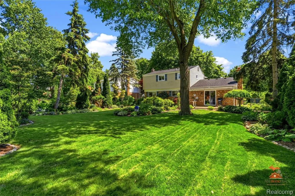 495 Springbrook Crescent Saline City MI 48176