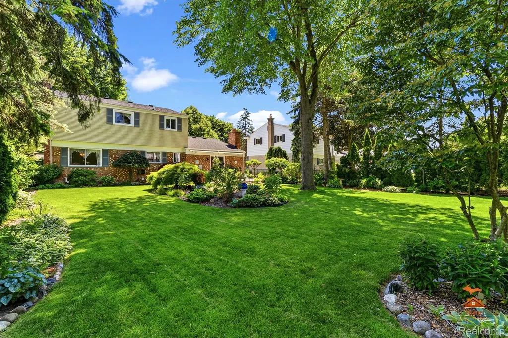495 Springbrook Crescent Saline City MI 48176