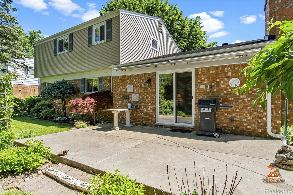 495 Springbrook Crescent Saline City MI 48176