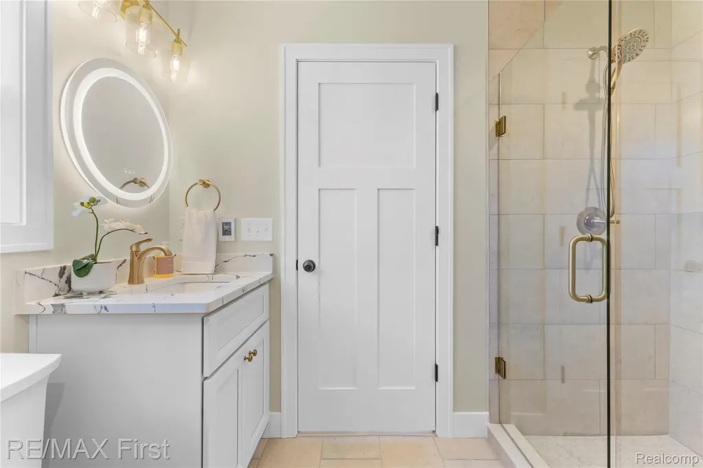 700 Devillen Avenue Royal Oak City MI 48073