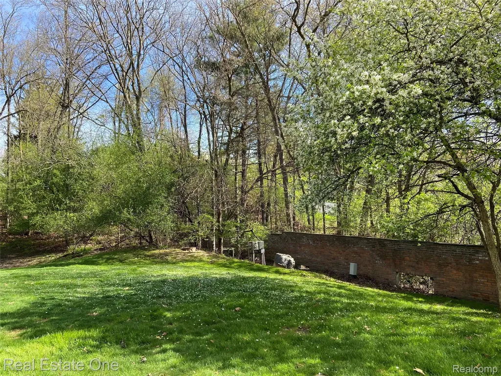 6463 Maple Hills Lane Bloomfield Hills City MI 48301