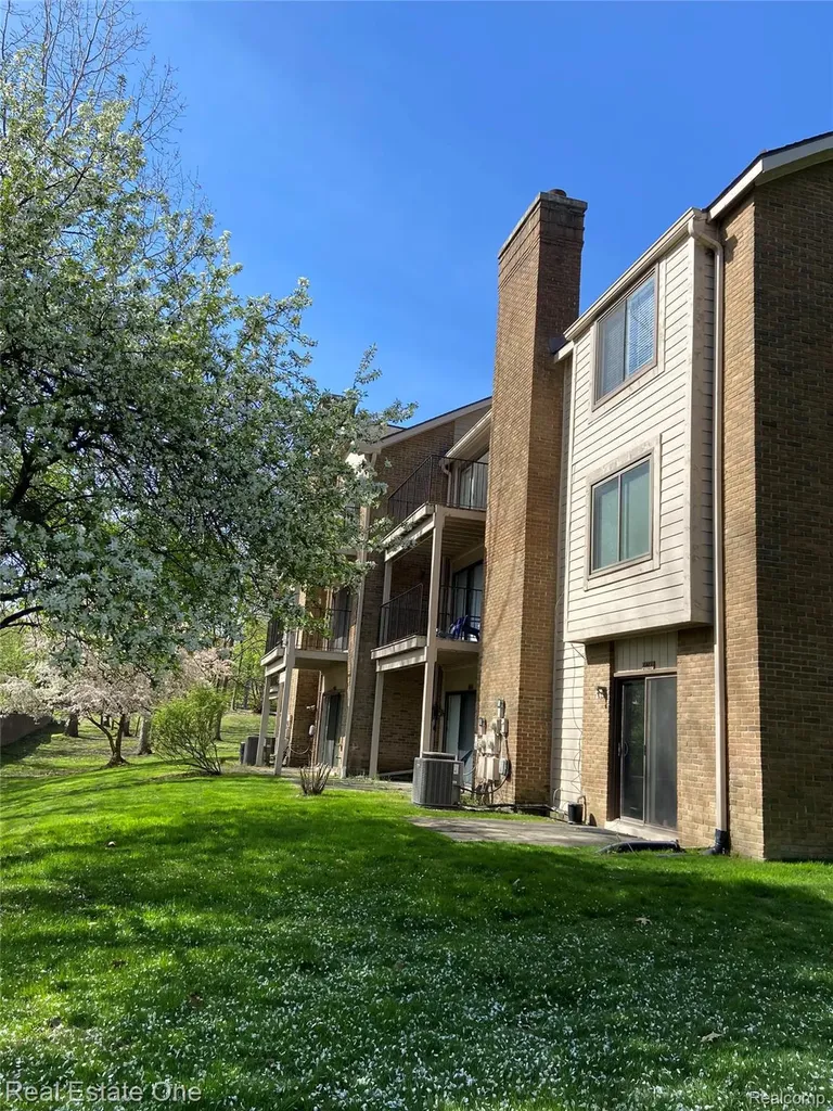 6463 Maple Hills Lane Bloomfield Hills City MI 48301