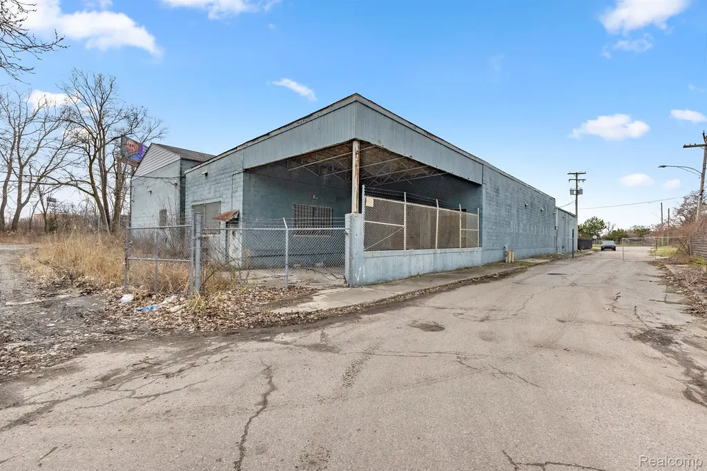 15306 Rosa Parks Boulevard Detroit City MI 48238