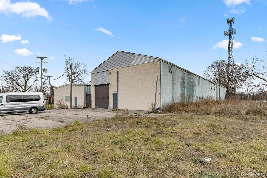 15306 Rosa Parks Boulevard Detroit City MI 48238
