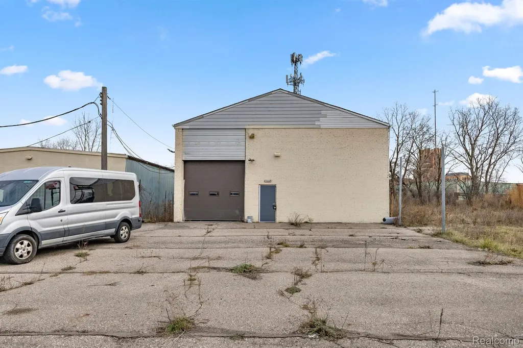 15306 Rosa Parks Boulevard Detroit City MI 48238
