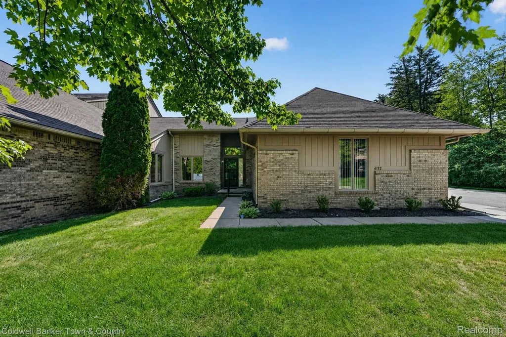 6172 Westbrooke Drive West Bloomfield Charter Township MI 48322