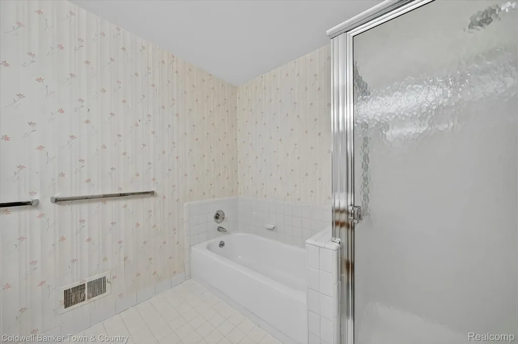 6172 Westbrooke Drive West Bloomfield Charter Township MI 48322