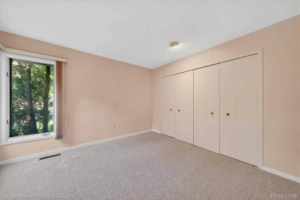 6172 Westbrooke Drive West Bloomfield Charter Township MI 48322