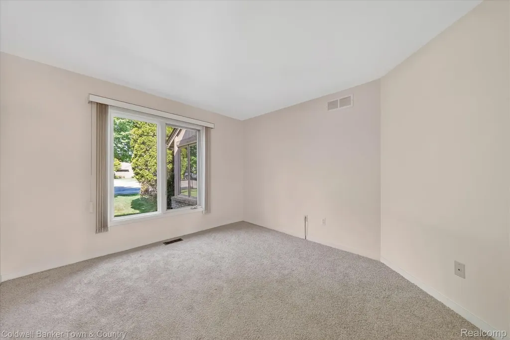 6172 Westbrooke Drive West Bloomfield Charter Township MI 48322