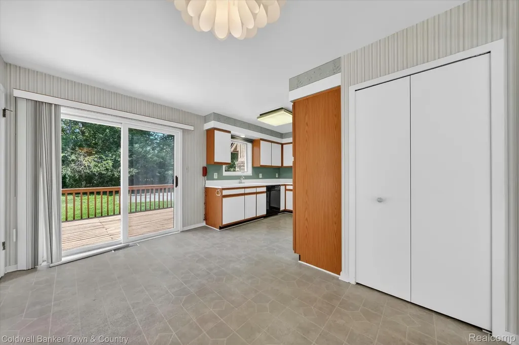 6172 Westbrooke Drive West Bloomfield Charter Township MI 48322