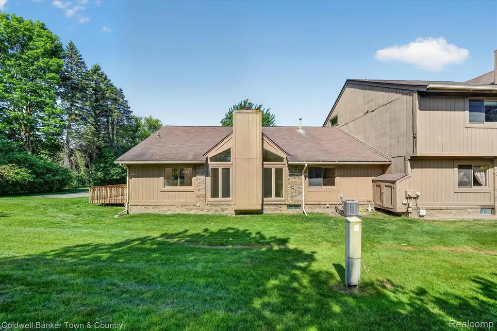 6172 Westbrooke Drive West Bloomfield Charter Township MI 48322