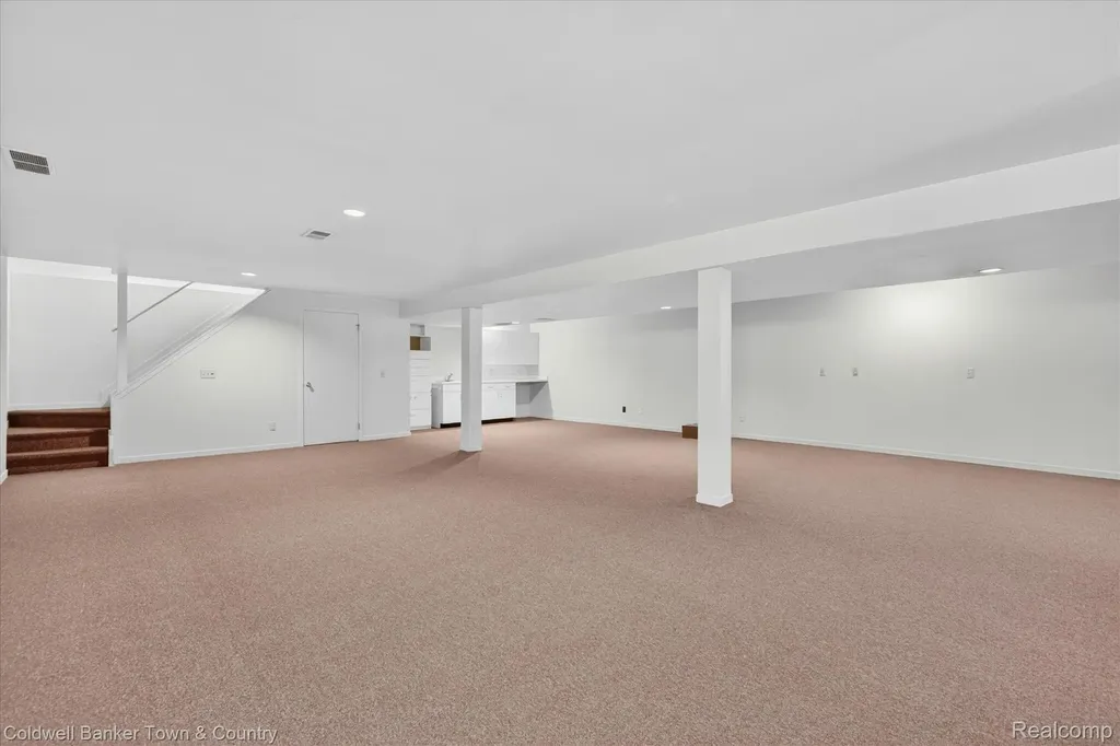 6172 Westbrooke Drive West Bloomfield Charter Township MI 48322
