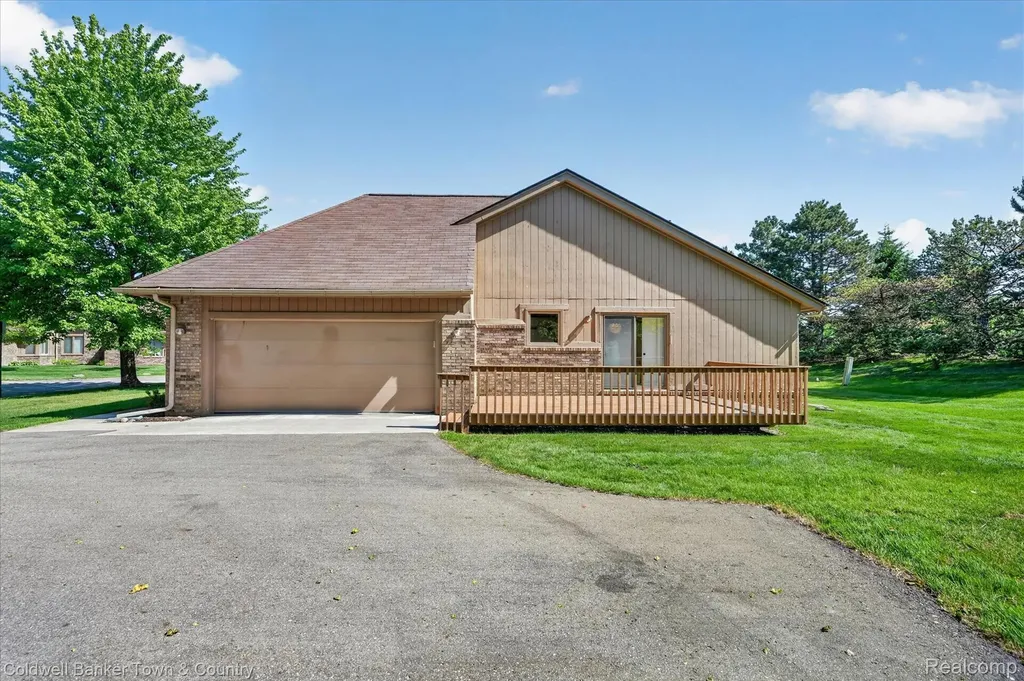 6172 Westbrooke Drive West Bloomfield Charter Township MI 48322