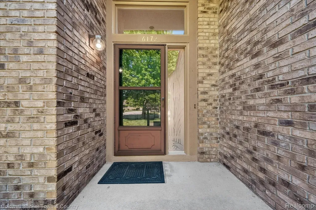 6172 Westbrooke Drive West Bloomfield Charter Township MI 48322