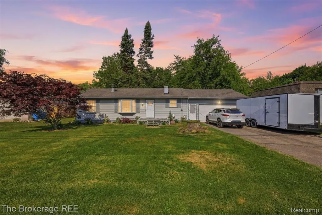1747 Manse Road Waterford Charter Township MI 48328