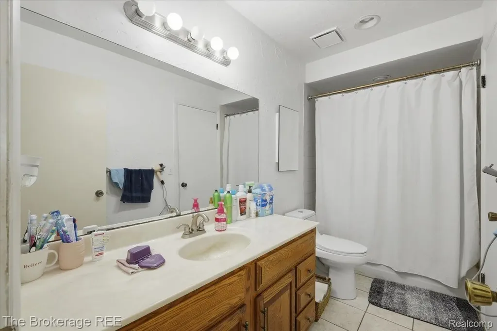 1747 Manse Road Waterford Charter Township MI 48328