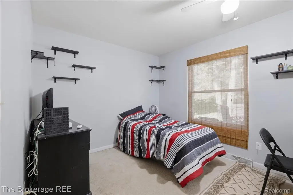 1747 Manse Road Waterford Charter Township MI 48328