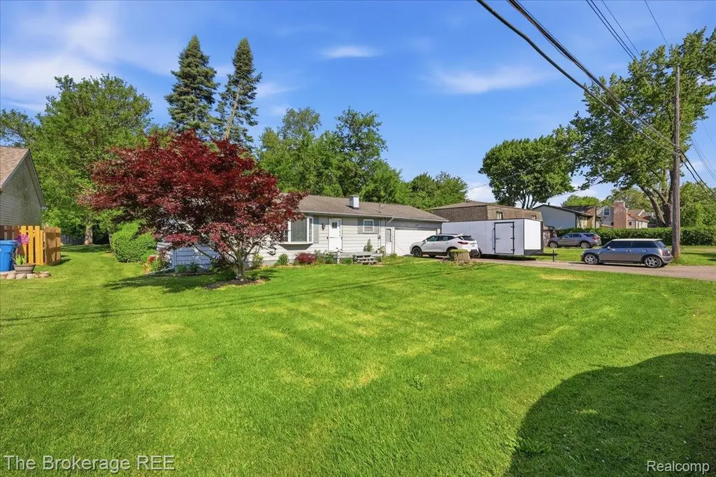 1747 Manse Road Waterford Charter Township MI 48328