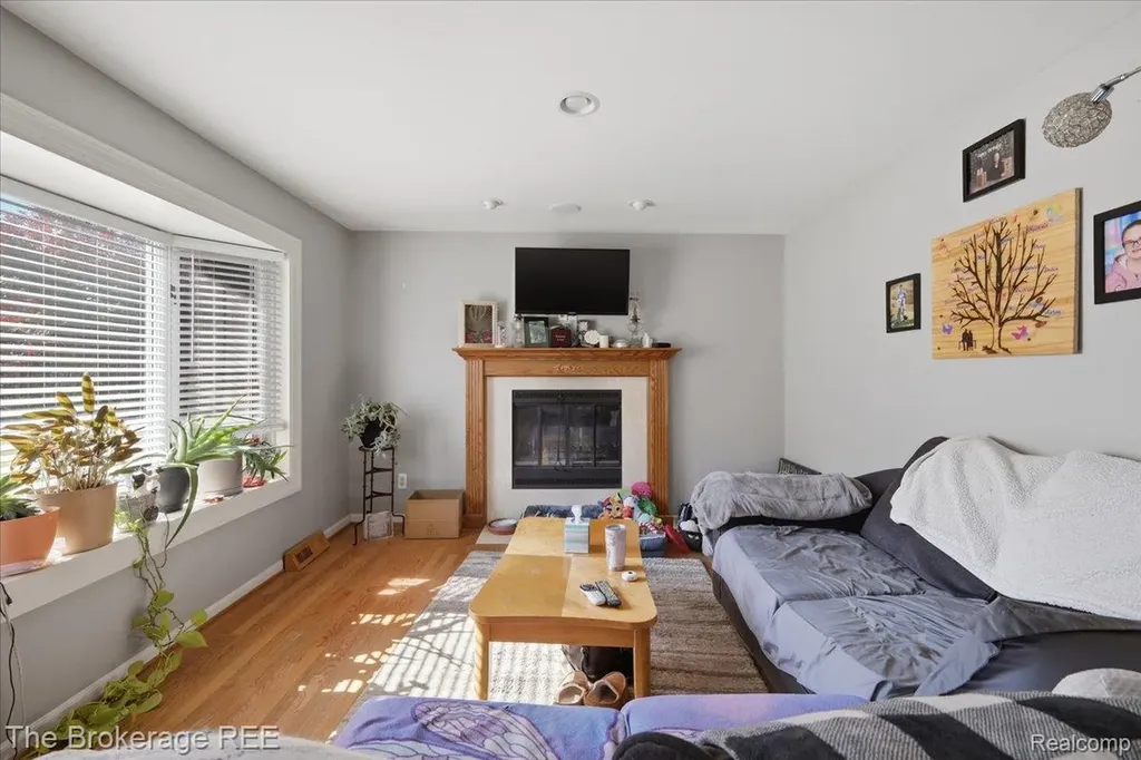 1747 Manse Road Waterford Charter Township MI 48328