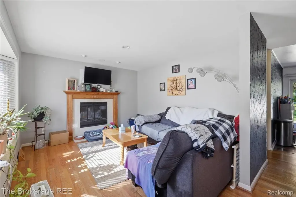 1747 Manse Road Waterford Charter Township MI 48328