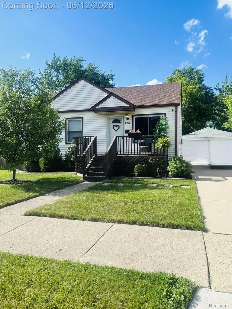 16429 Frazho Road Roseville City MI 48066
