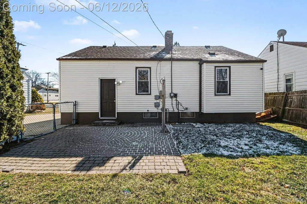 16429 Frazho Road Roseville City MI 48066