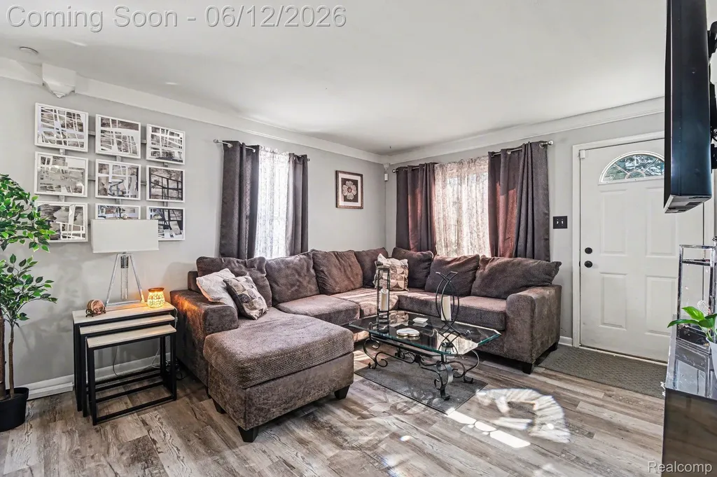 16429 Frazho Road Roseville City MI 48066