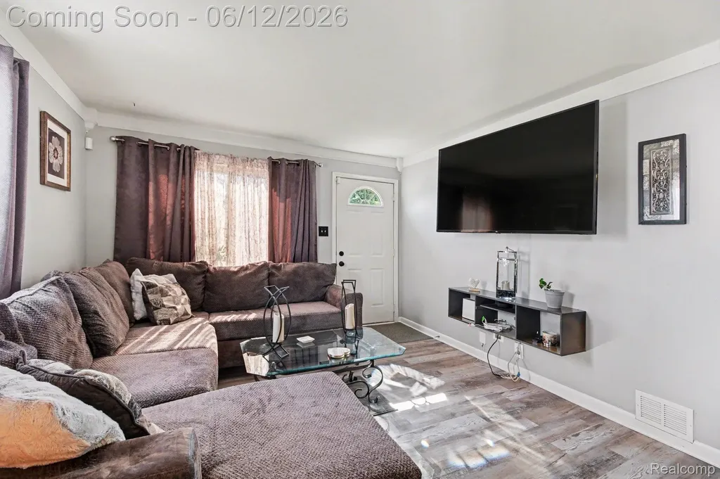 16429 Frazho Road Roseville City MI 48066