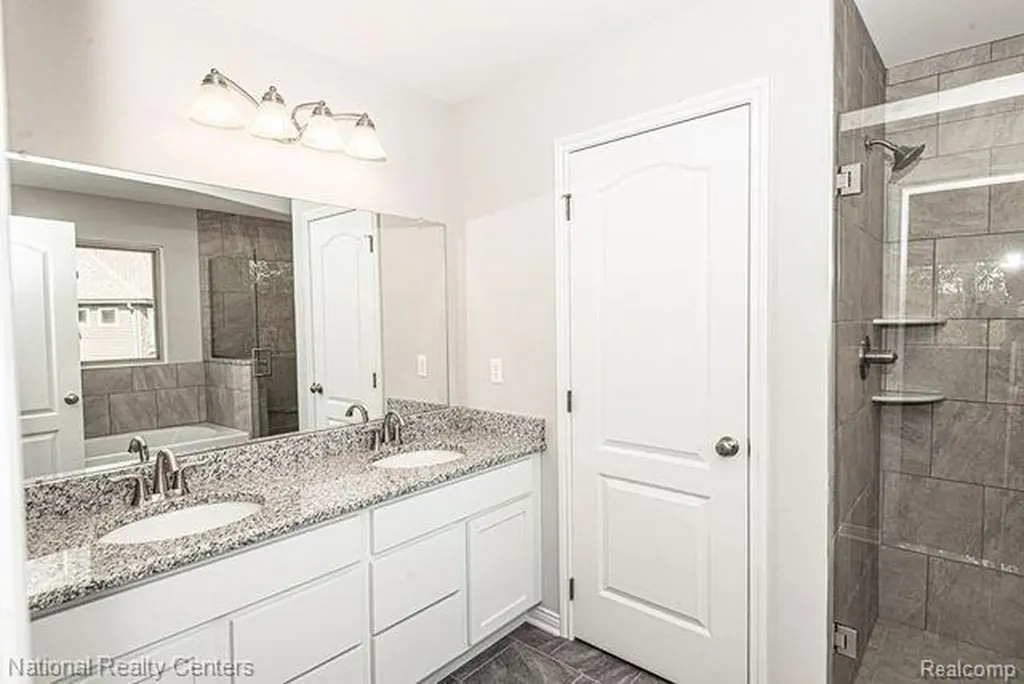 53182 Woodland Meadows Chesterfield Township MI 48047