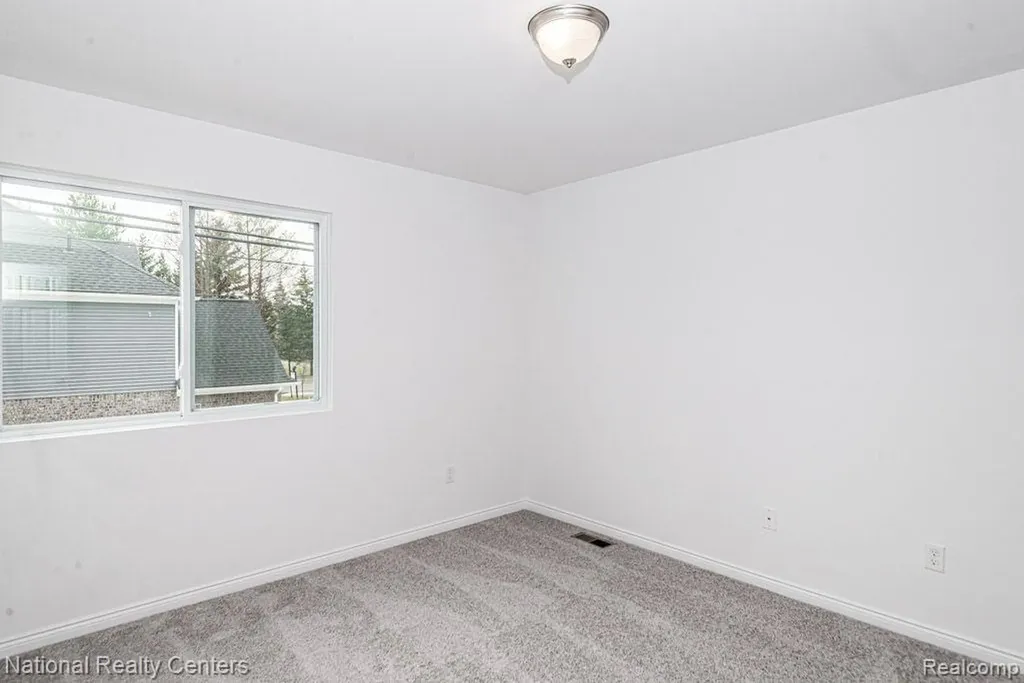 53182 Woodland Meadows Chesterfield Township MI 48047