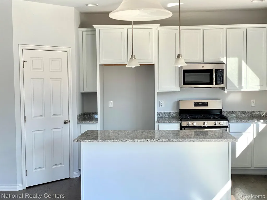53182 Woodland Meadows Chesterfield Township MI 48047