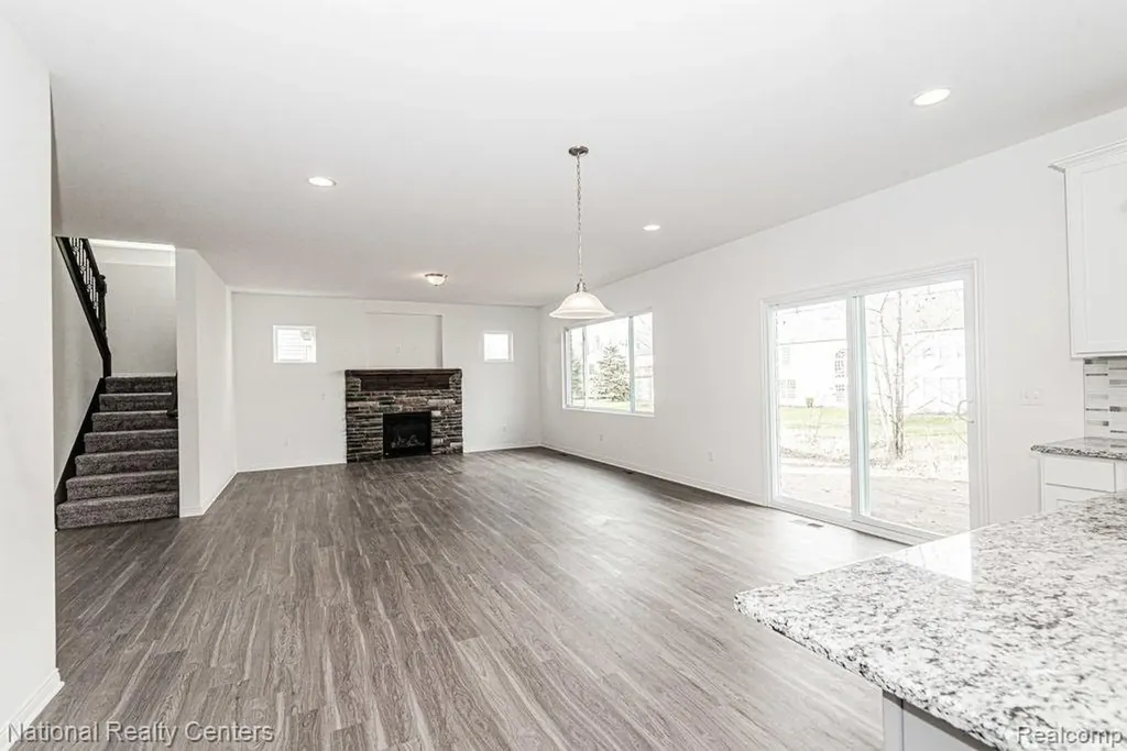 53182 Woodland Meadows Chesterfield Township MI 48047