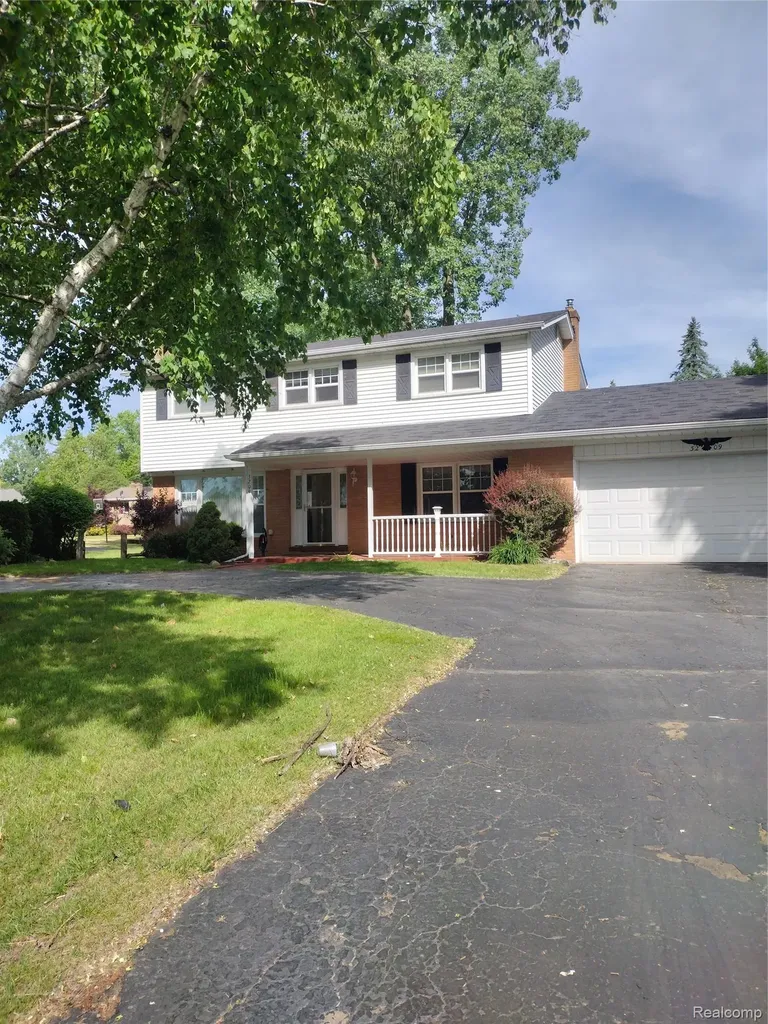 3209 Lakeside Drive Shelby Charter Township MI 48316