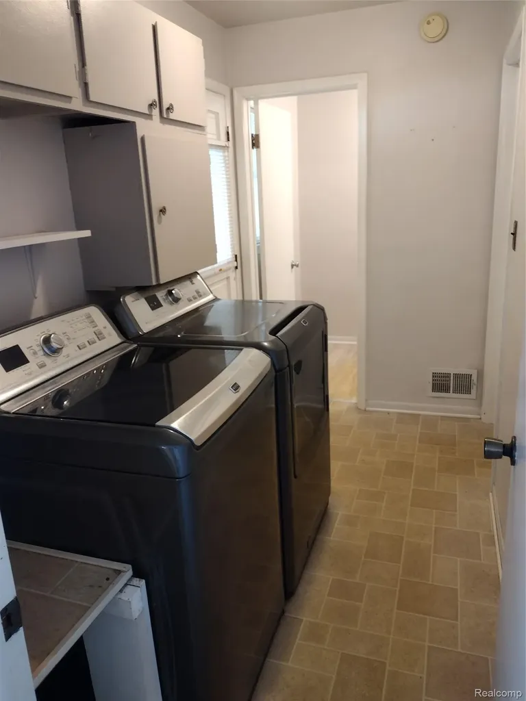 3209 Lakeside Drive Shelby Charter Township MI 48316