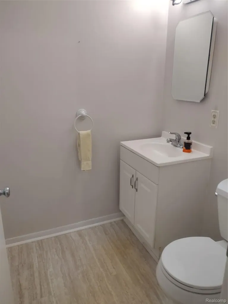 3209 Lakeside Drive Shelby Charter Township MI 48316