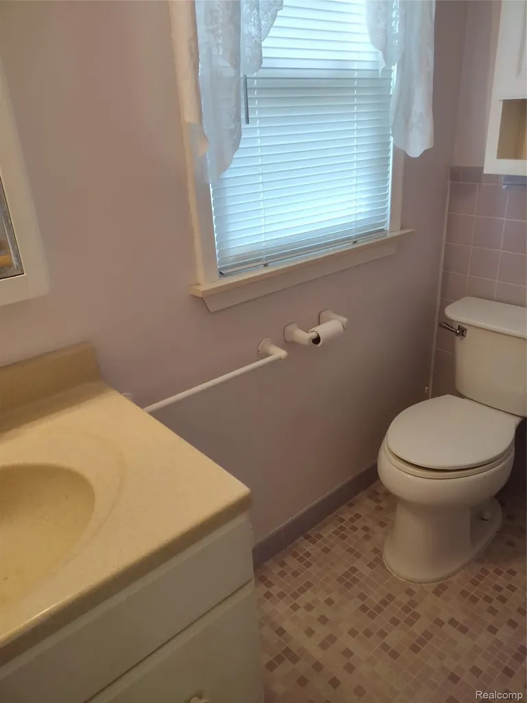 3209 Lakeside Drive Shelby Charter Township MI 48316