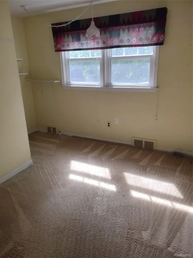 3209 Lakeside Drive Shelby Charter Township MI 48316
