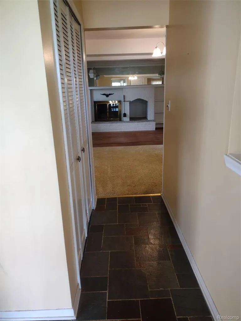 3209 Lakeside Drive Shelby Charter Township MI 48316